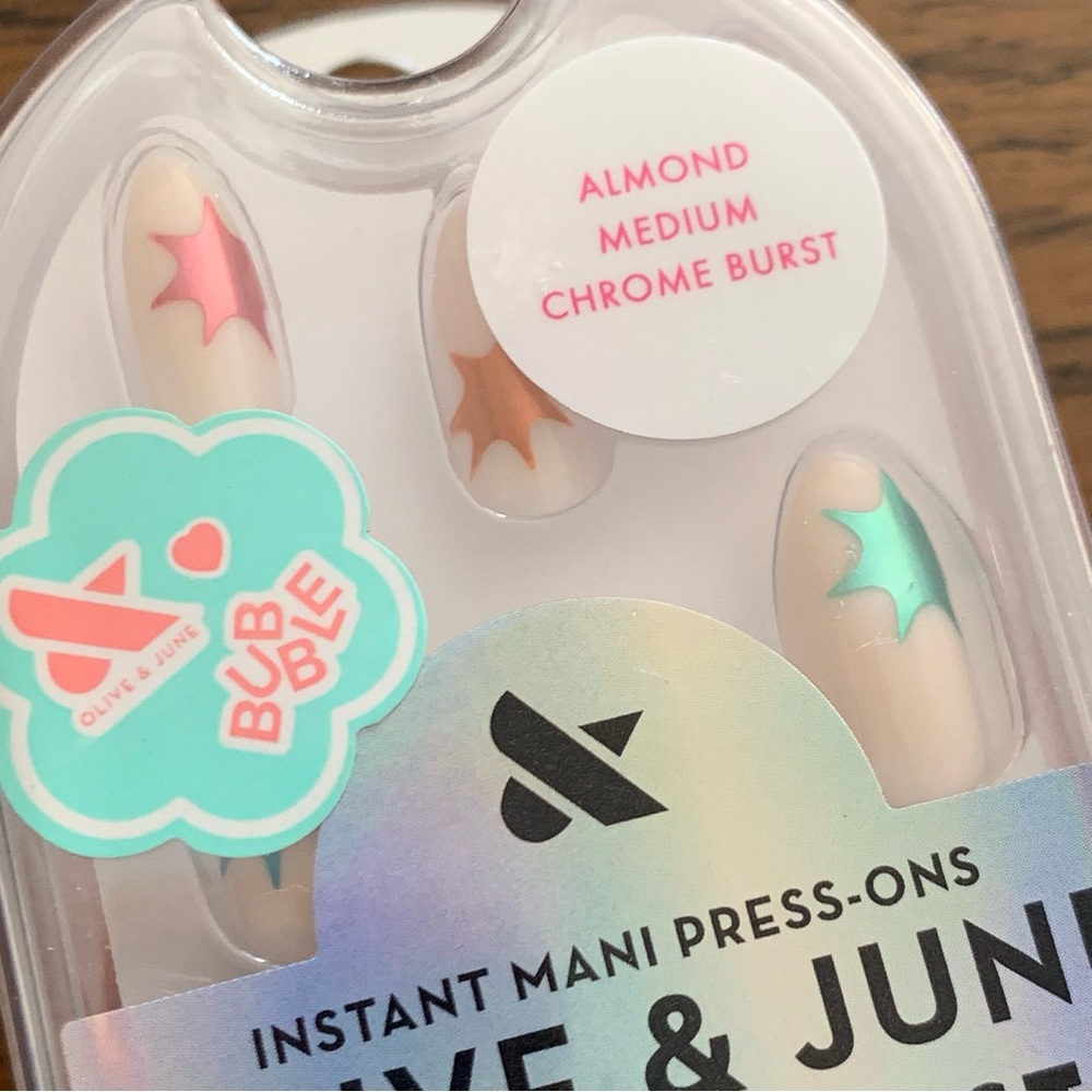 Olive & June Instant Mani Press-On Nails Almond Medium Chrome Burst NWT - Picture 3 of 6
